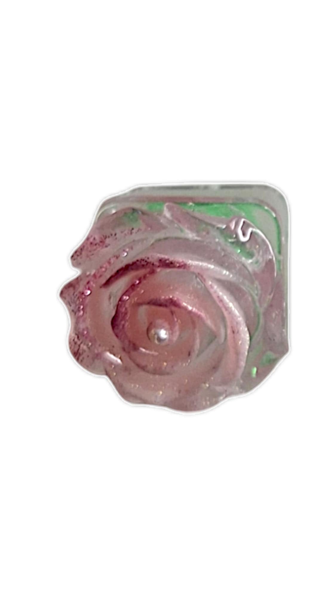 Light pink resin flower clip